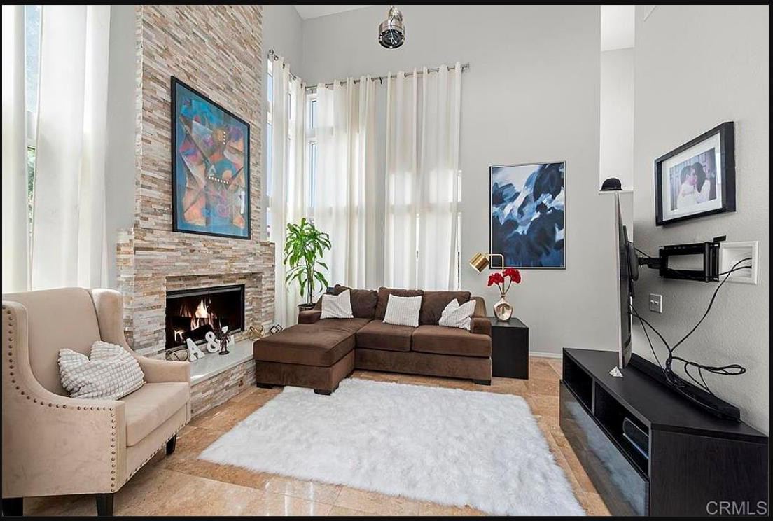 1254 La Crescentia Dr